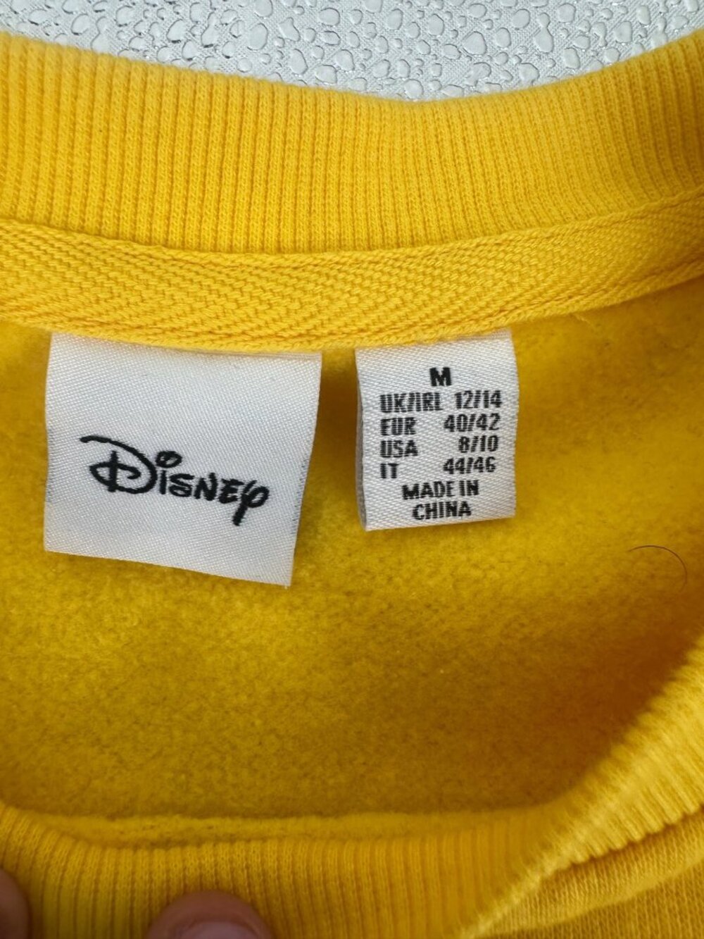 Disney Sweatshirt Unisex Medium Yellow Winnie Pooh Graphic Crewneck Retro Y2K - Picture 7 of 9